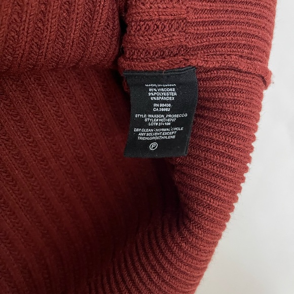 Theory knit tank/halter top - Picture 4 of 4